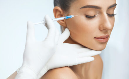 Unterspritzung im Gesicht mit Hyaluronsäure.